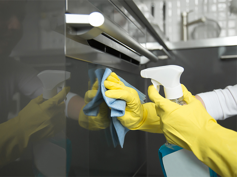 Cleaning kitchen with bleach